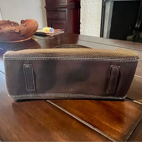 The Sak Brown Textured Shoulder Bag - Picture 3 of 9